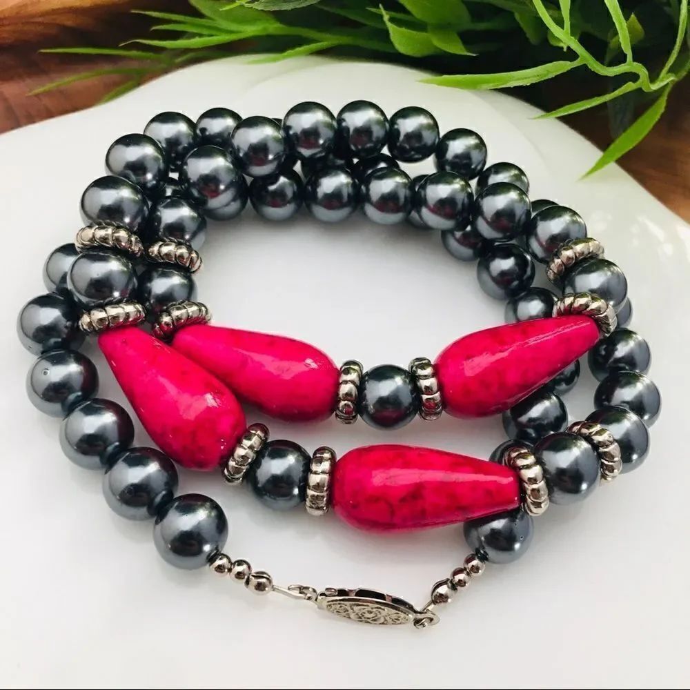 Vintage Faux Hematite Pink Beafs Necklace Bead Fish Hook 4427